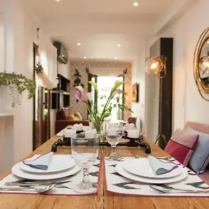 modern-nice-apartment-old-town-private-parking.es-andalucia.com/