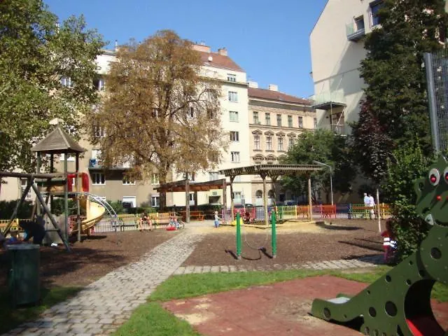 Sunny Apartment Bécs